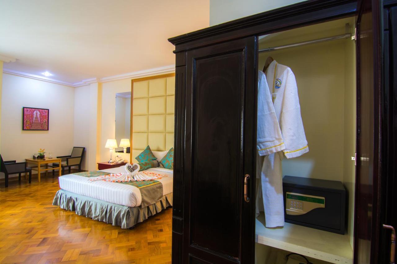 Royal Inlay Hotel Ньоншуэ Экстерьер фото